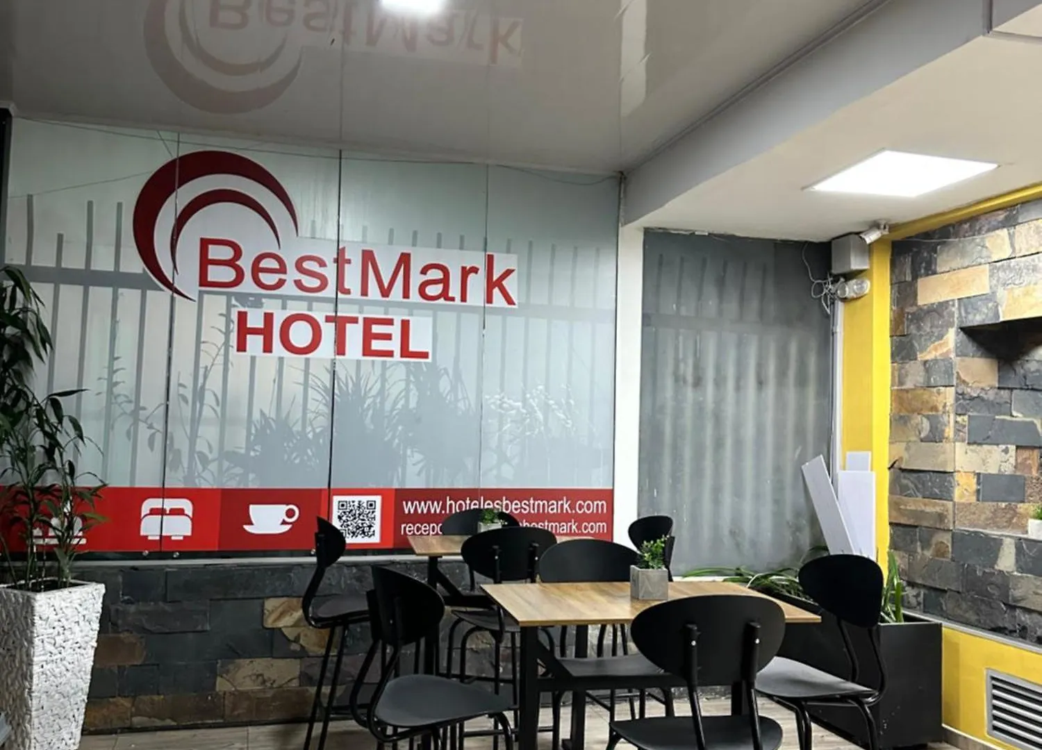 ***  Hotel Bestmark Platino En Chapinero Bogota Colombia